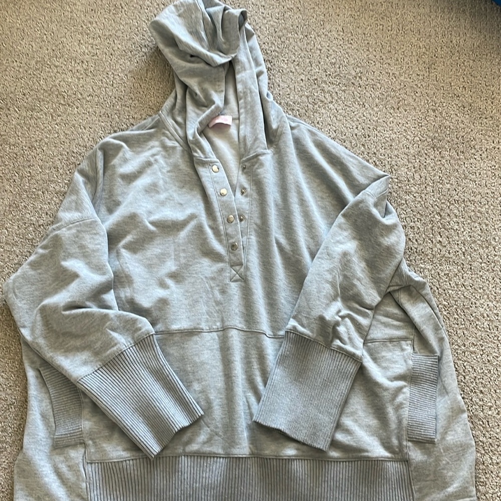 Pink lily pull over